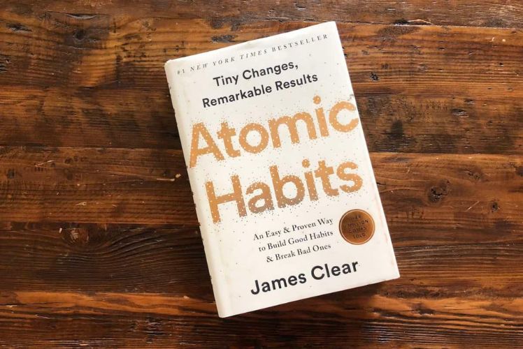 Book Review: Atomic Habits by James Clear - A Comprehensive Analysis of Clear's Revolutionary Approach to Habit Formation